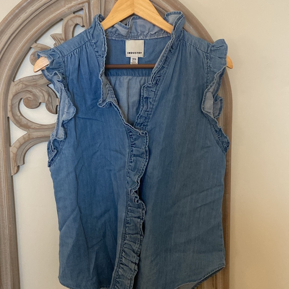 Women’s Jean Size Medium Top